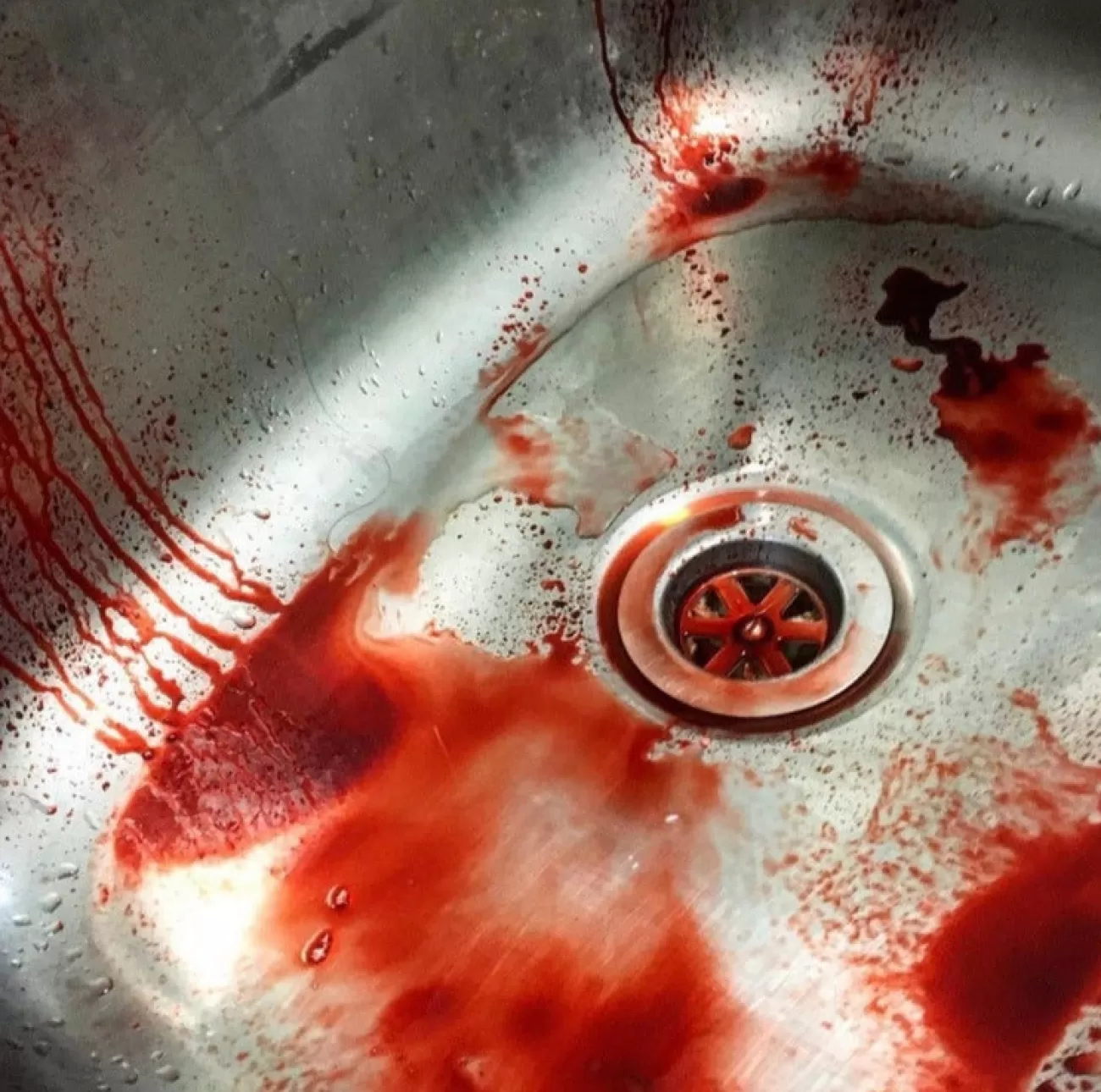 ForensicFX Studios Blood Splatter Spray> Halloween Accessories