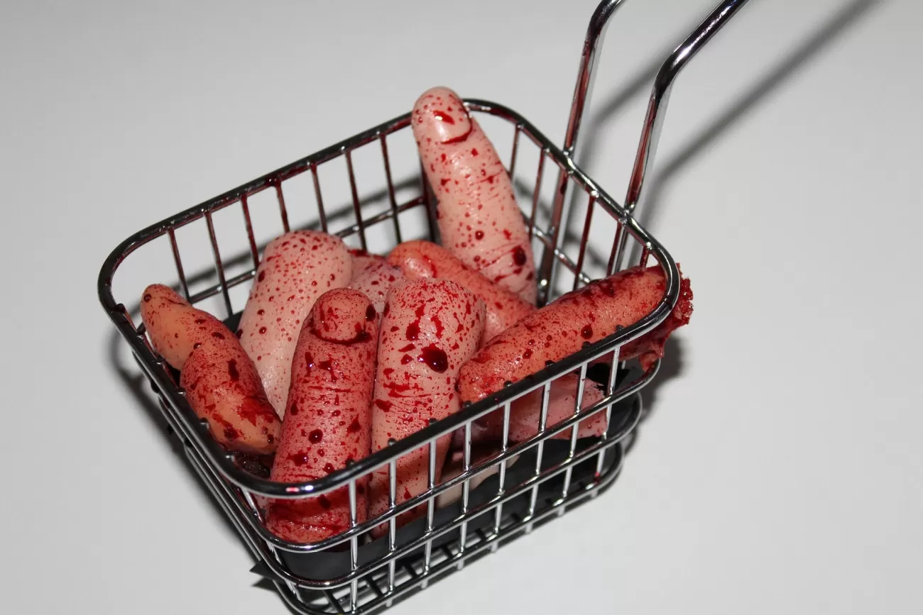 ForensicFX Studios Deep Fried Severed Fingers In Metal Fryer Basket Prop> Halloween Accessories