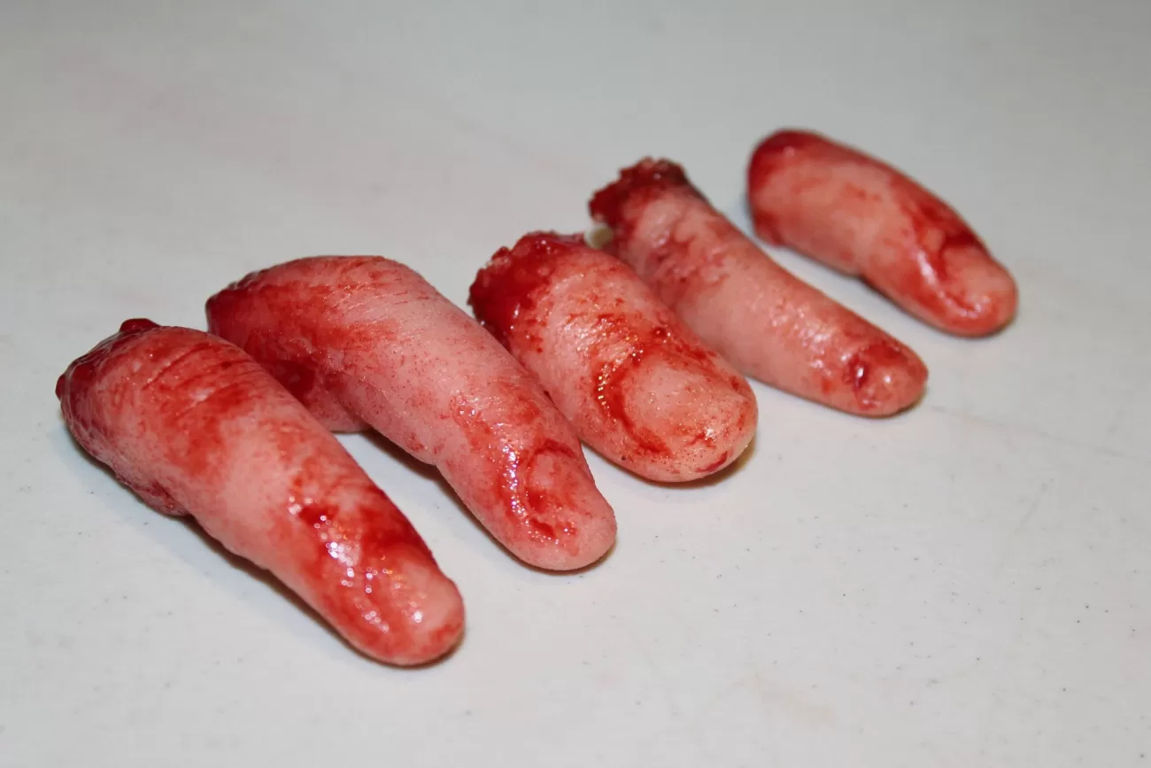 ForensicFX Studios Severed Finger Prop> Halloween Accessories